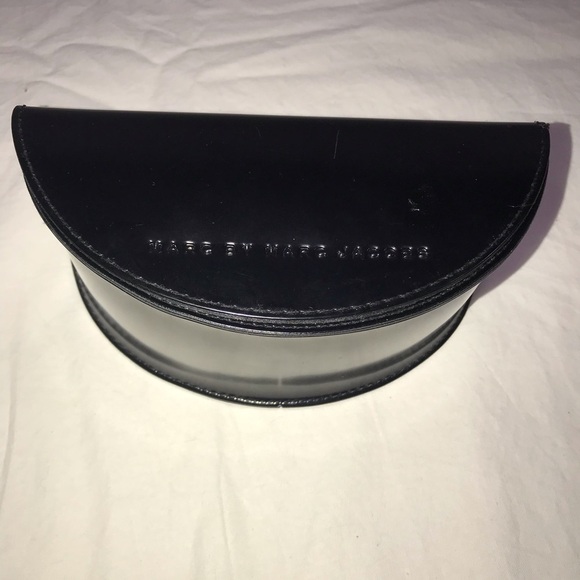 Marc Jacobs Sun Glasses With Case - Picture 4 of 7